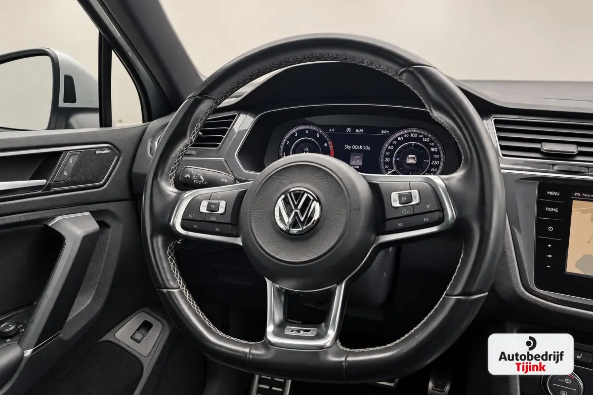 2.0 TSI 4MOTION 220PK R-Line | Pano | HUD | Dynaudio | Leder | Stoelverwarming | 360 camera | Lane/Park/Light Assist |  Vol |