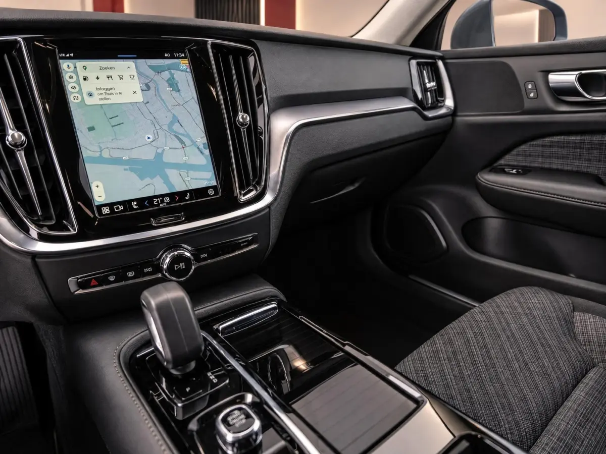 2.0 T6 Plug-in hybrid AWD Plus Bright