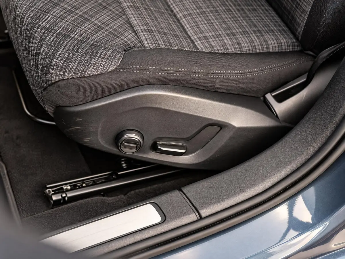 2.0 T6 Plug-in hybrid AWD Ultimate Bright