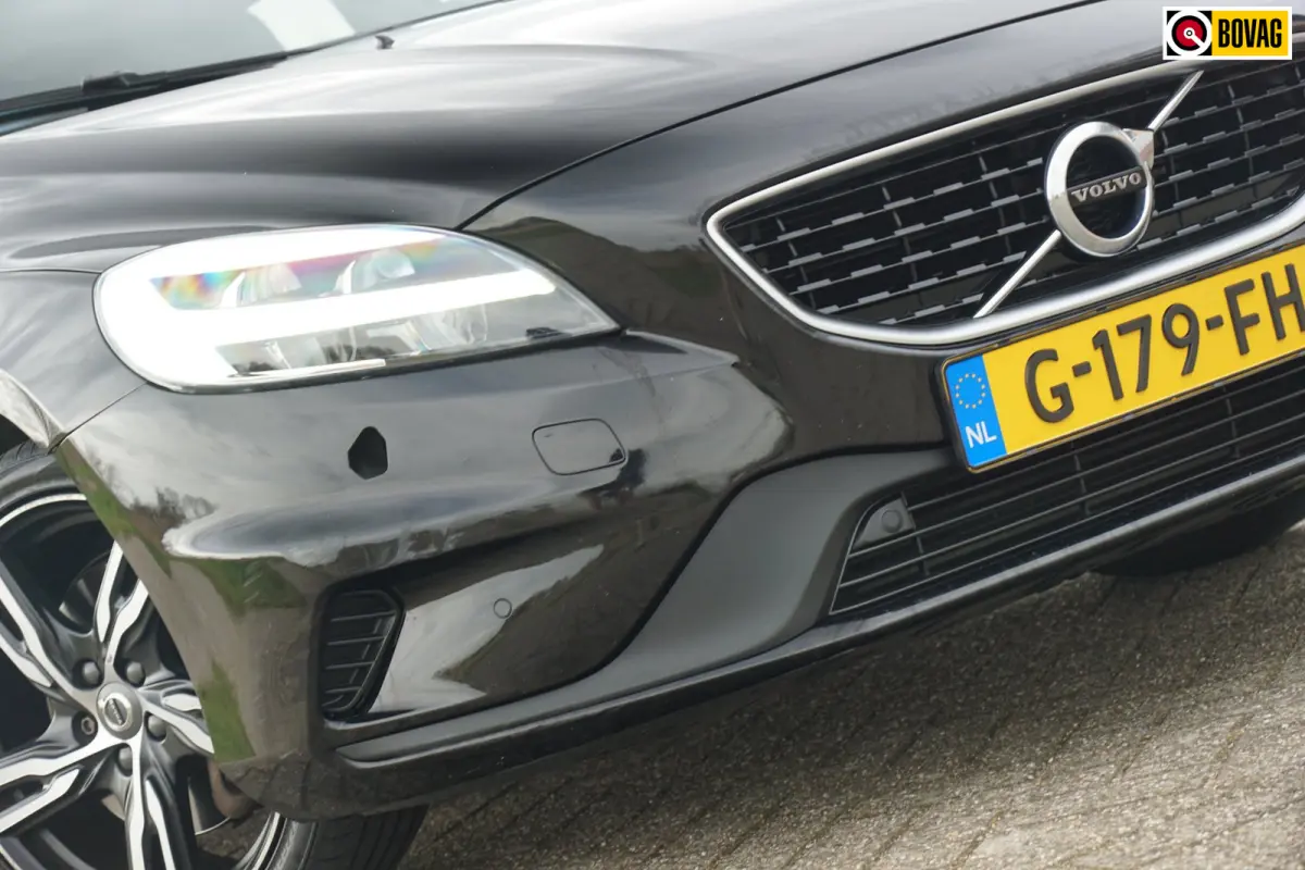 1.5 T3 R-Design - Onyx Black - Full Led/Alcantara/Camera/Mirrorscreen