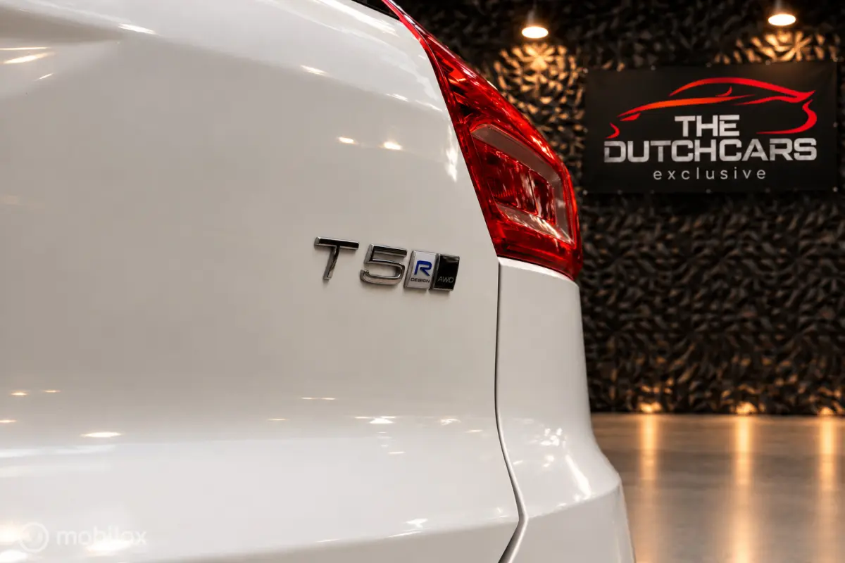 2.0 T5 AWD R-Design Intro Edition | Pano | H&K |