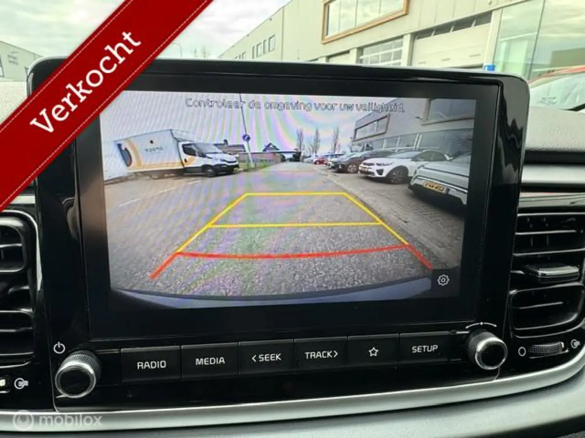 1.0 TGDI 100pk DynamicLine Apple carplay & Android auto Navigatie & Camera achter , Parkeerhulp , Electr. ramen en deurvergrendeling met afstand bediening , Priveglas