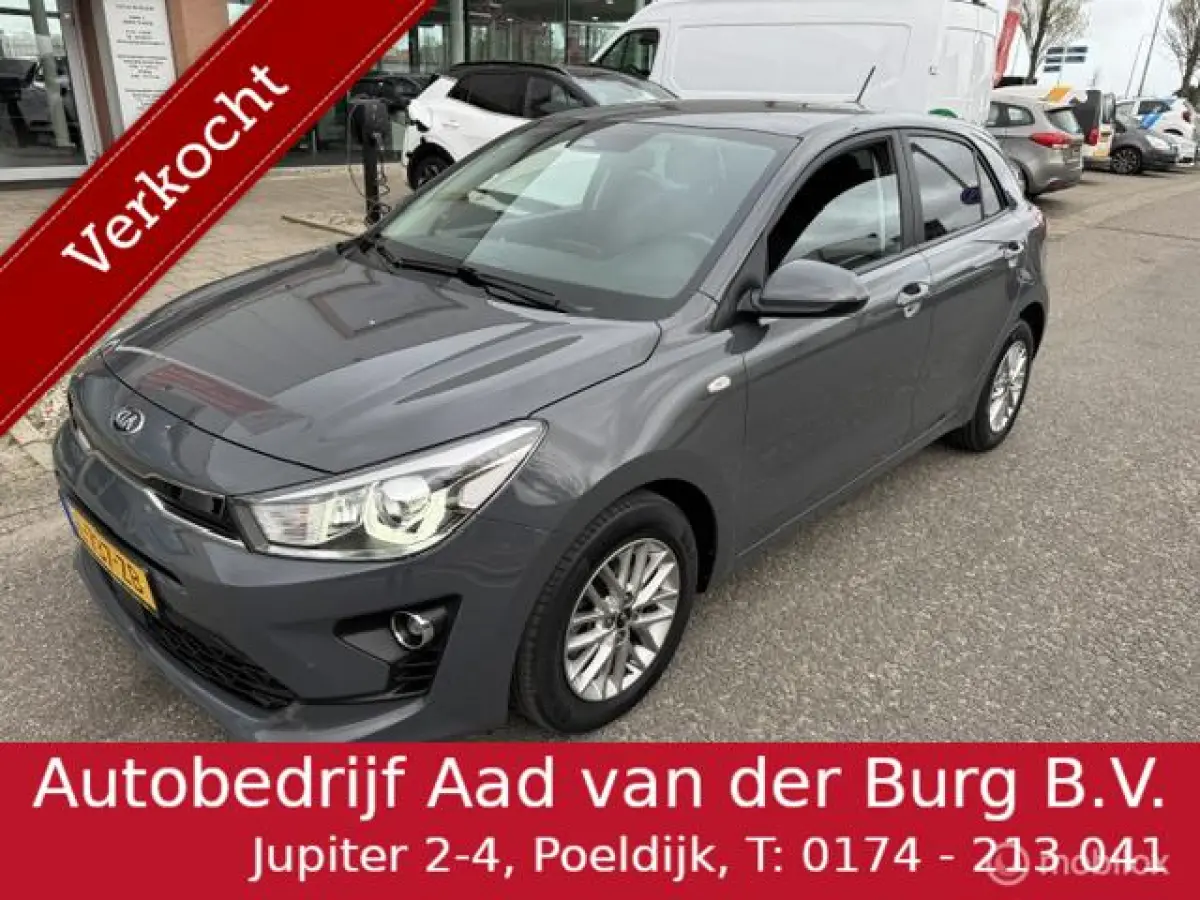 1.0 TGDI 100pk DynamicLine Apple carplay & Android auto Navigatie & Camera achter , Parkeerhulp , Electr. ramen en deurvergrendeling met afstand bediening , Priveglas