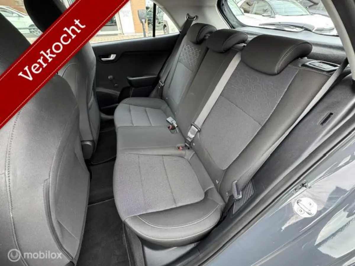 1.0 TGDI 100pk DynamicLine Apple carplay & Android auto Navigatie & Camera achter , Parkeerhulp , Electr. ramen en deurvergrendeling met afstand bediening , Priveglas