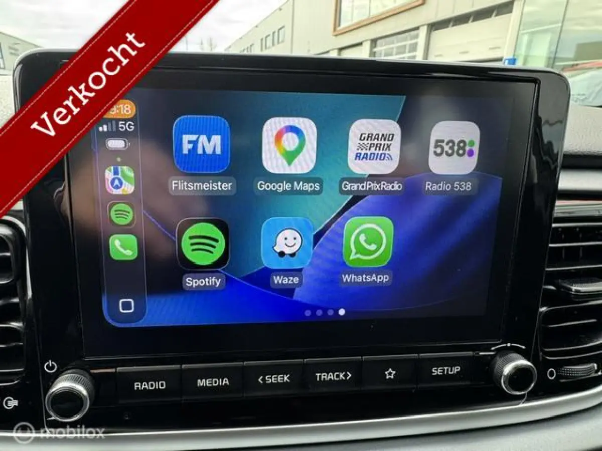 1.0 TGDI 100pk DynamicLine Apple carplay & Android auto Navigatie & Camera achter , Parkeerhulp , Electr. ramen en deurvergrendeling met afstand bediening , Priveglas
