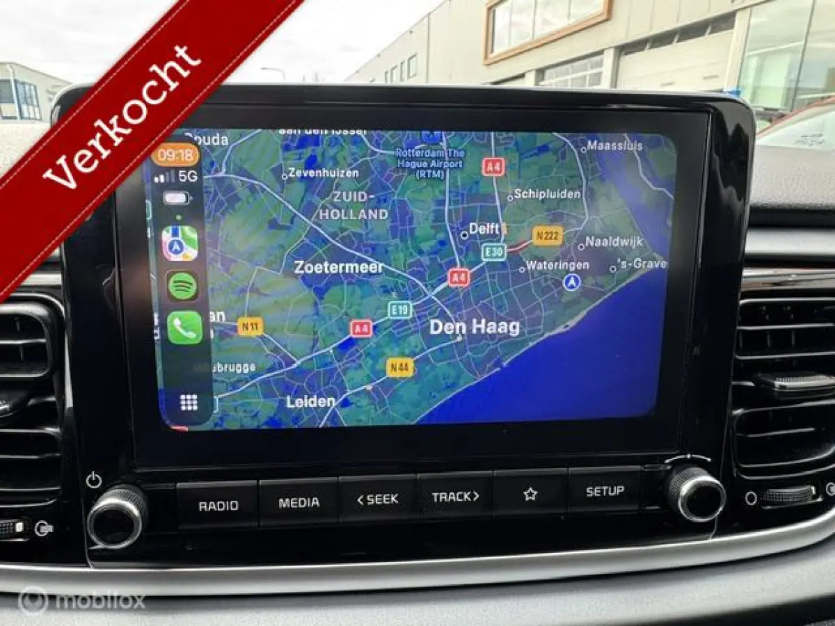 1.0 TGDI 100pk DynamicLine Apple carplay & Android auto Navigatie & Camera achter , Parkeerhulp , Electr. ramen en deurvergrendeling met afstand bediening , Priveglas