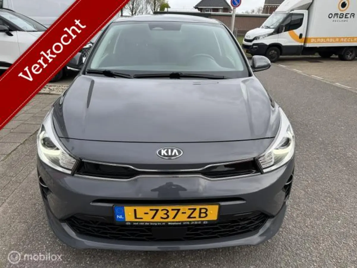 1.0 TGDI 100pk DynamicLine Apple carplay & Android auto Navigatie & Camera achter , Parkeerhulp , Electr. ramen en deurvergrendeling met afstand bediening , Priveglas