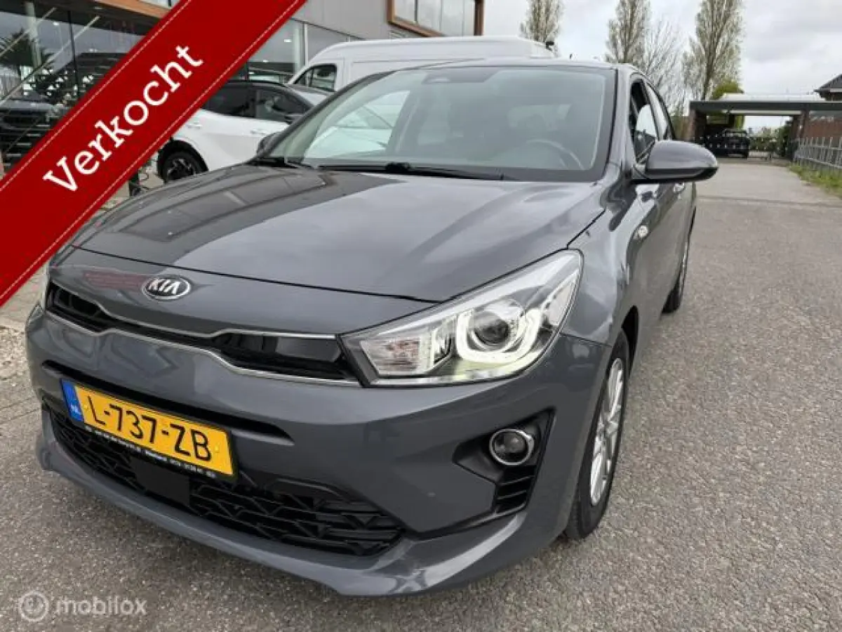 1.0 TGDI 100pk DynamicLine Apple carplay & Android auto Navigatie & Camera achter , Parkeerhulp , Electr. ramen en deurvergrendeling met afstand bediening , Priveglas