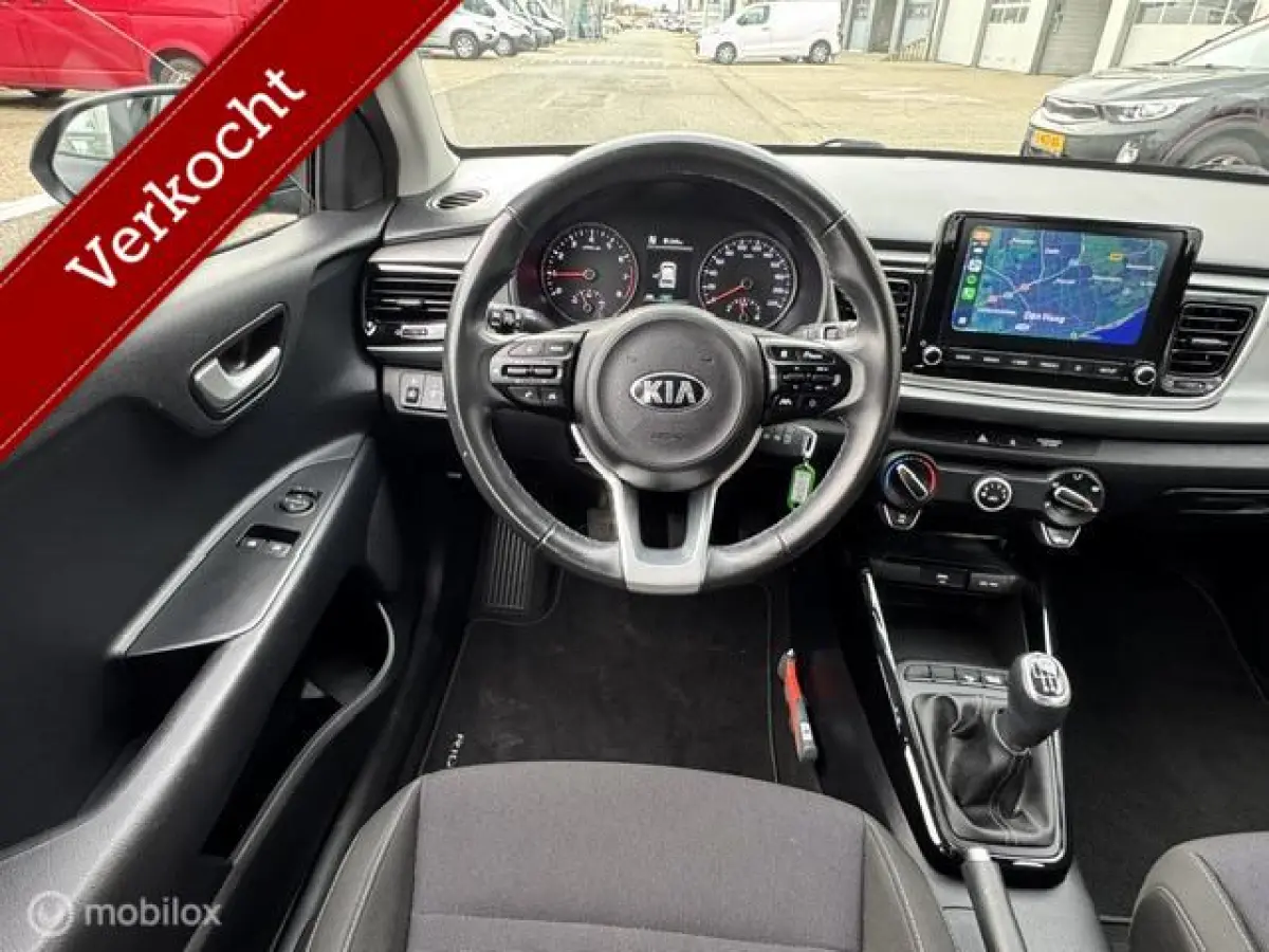 1.0 TGDI 100pk DynamicLine Apple carplay & Android auto Navigatie & Camera achter , Parkeerhulp , Electr. ramen en deurvergrendeling met afstand bediening , Priveglas