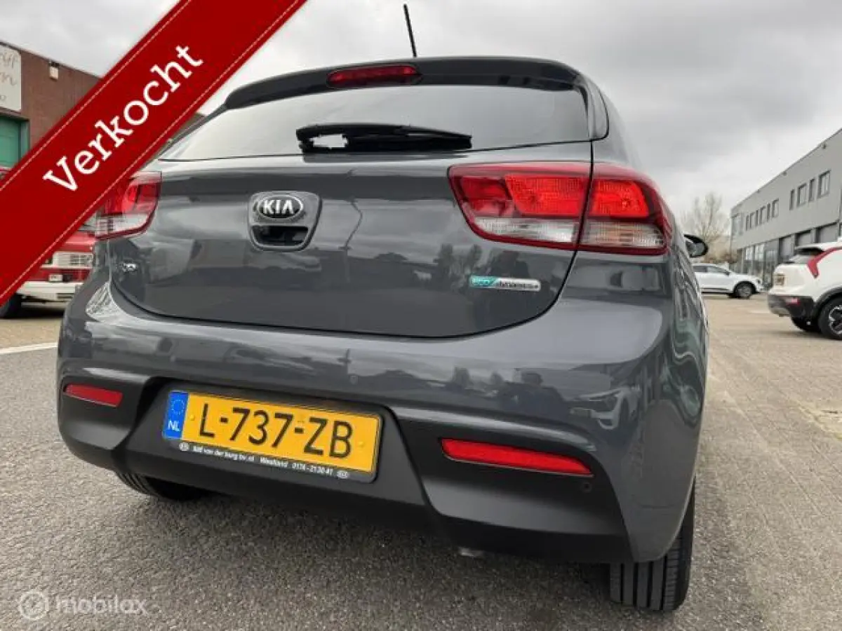 1.0 TGDI 100pk DynamicLine Apple carplay & Android auto Navigatie & Camera achter , Parkeerhulp , Electr. ramen en deurvergrendeling met afstand bediening , Priveglas