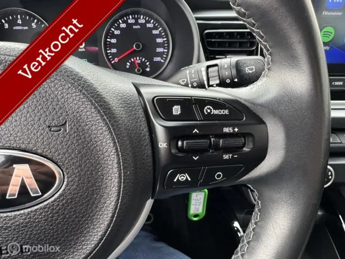 1.0 TGDI 100pk DynamicLine Apple carplay & Android auto Navigatie & Camera achter , Parkeerhulp , Electr. ramen en deurvergrendeling met afstand bediening , Priveglas