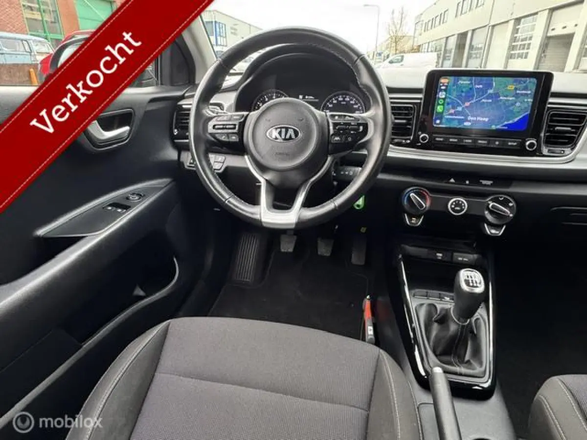 1.0 TGDI 100pk DynamicLine Apple carplay & Android auto Navigatie & Camera achter , Parkeerhulp , Electr. ramen en deurvergrendeling met afstand bediening , Priveglas