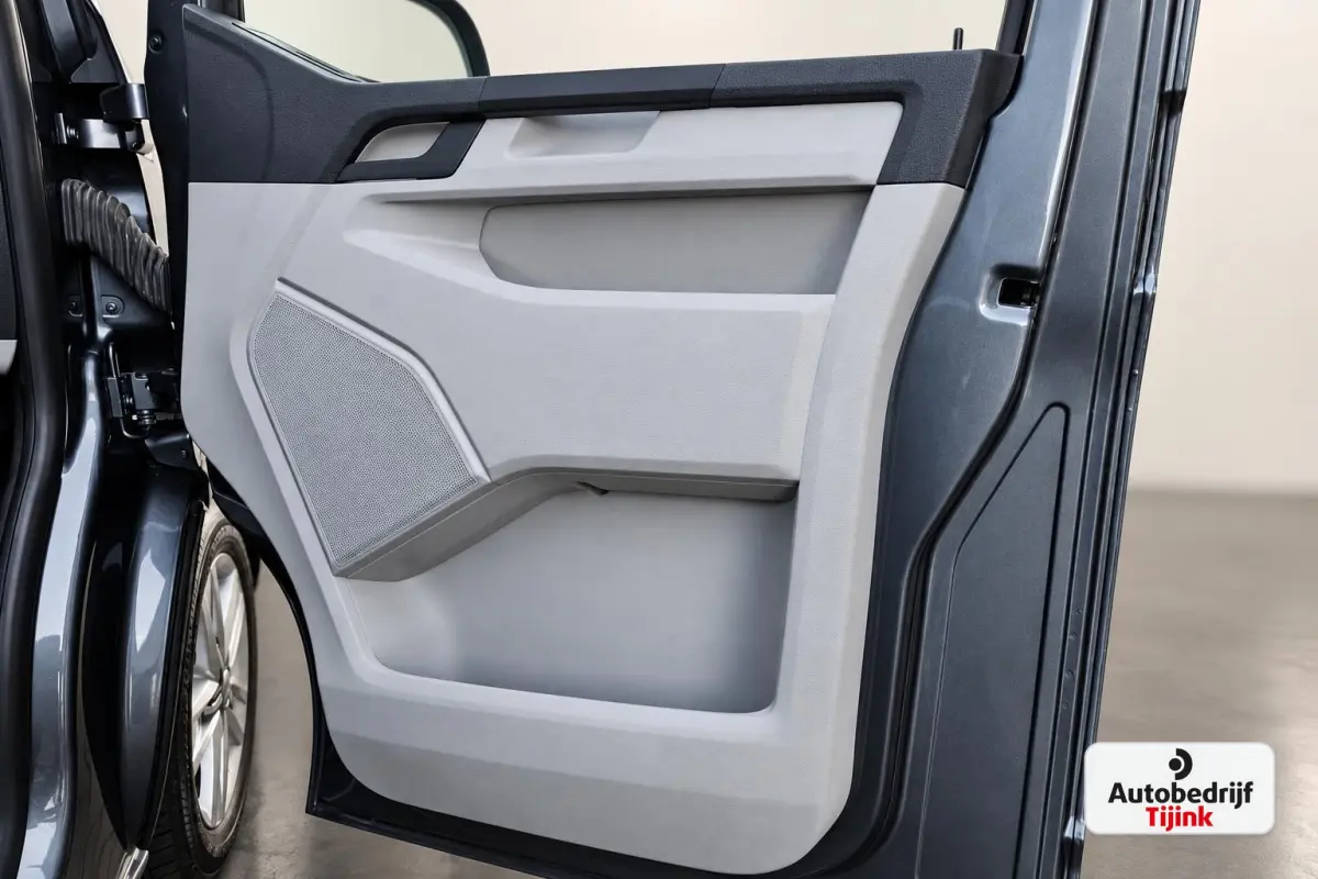 2.0 TDI 150PK DSG Dubbele cabine L1H1 Highline | LED | Trekhaak | Cruise | LMV | Camera | PDC |