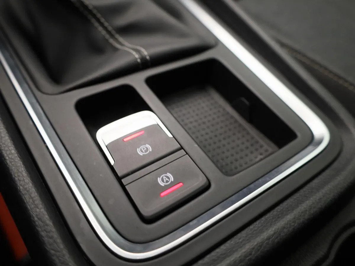1.5 TSI Style Business Intense | Navigatie | Apple Carplay / Android Auto | Stoel/Stuur verwarming | Achteruitrijcamera | Cruise Control | Climate Control | Lichtmetalen Velgen | Trekhaak