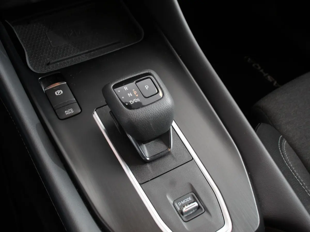 1.3 MHEV Automaat N-Connecta Navigatie Apple Carplay/Android Auto Dab Led Camera 360 Adaptive Cruise control Stoelverwarming Climate Control Lichtmetalen velgen