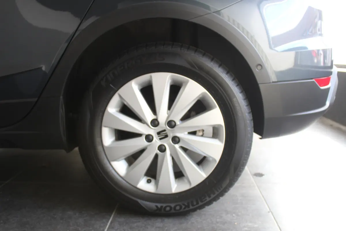 1.0 TSI FR Business Connect l Stoelverwarming l Cruise Control l PDC l Achteruitrijcamera l Apple Carplay/ Android Auto