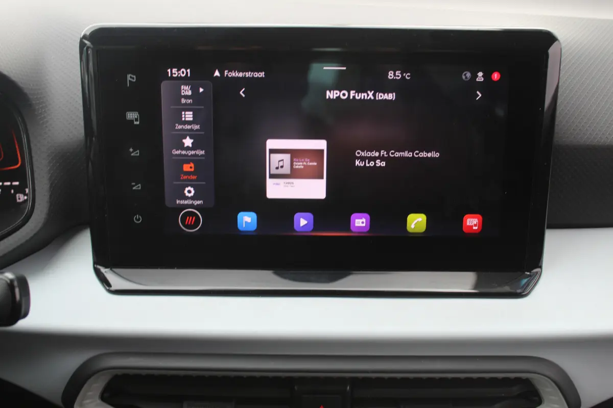 1.0 TSI FR Business Connect l Stoelverwarming l Cruise Control l PDC l Achteruitrijcamera l Apple Carplay/ Android Auto