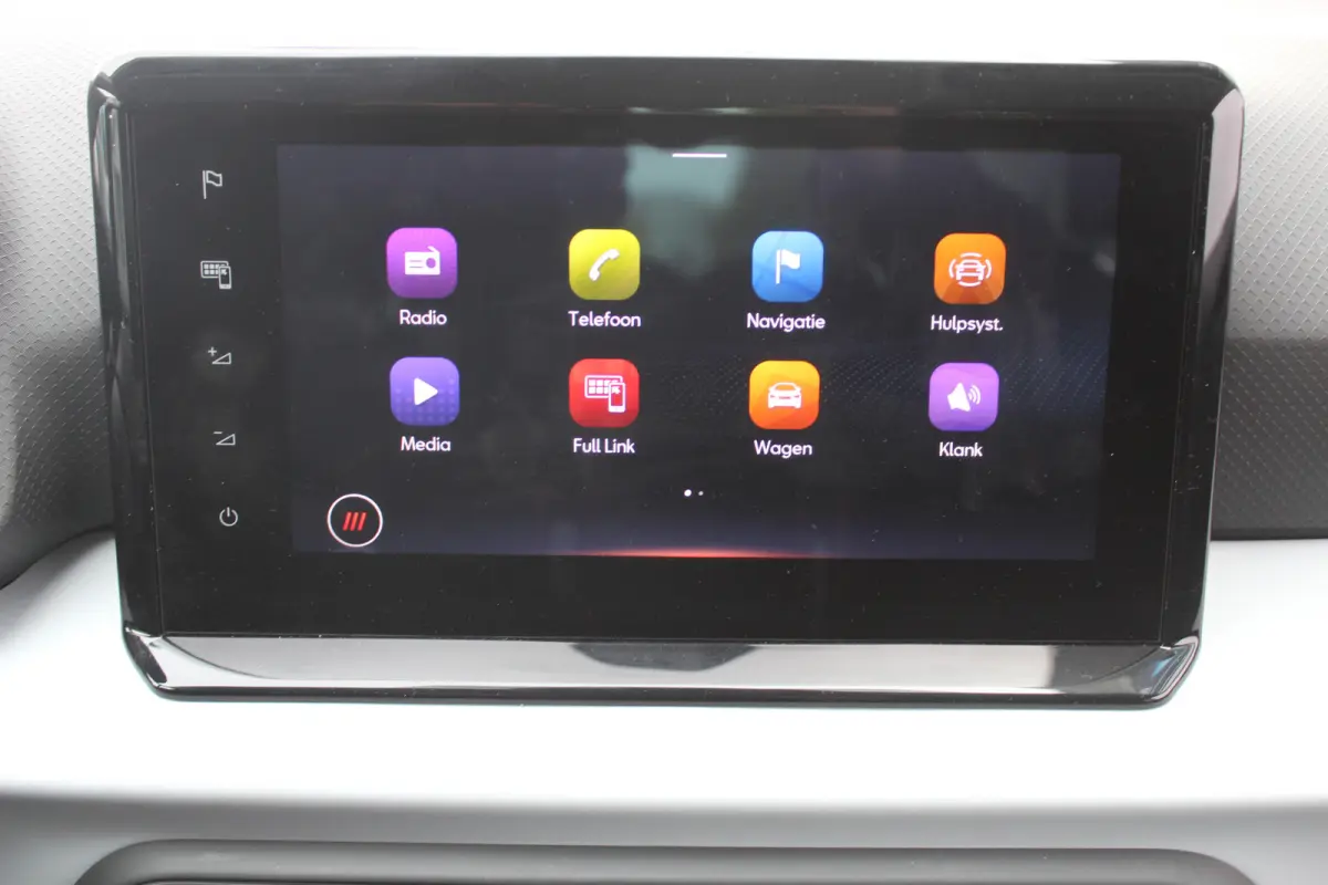 1.0 TSI FR Business Connect l Stoelverwarming l Cruise Control l PDC l Achteruitrijcamera l Apple Carplay/ Android Auto