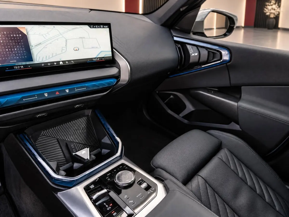 20 xDrive M-Sport | Driving Assistant Pro | Pano | Trekhaak | BTW