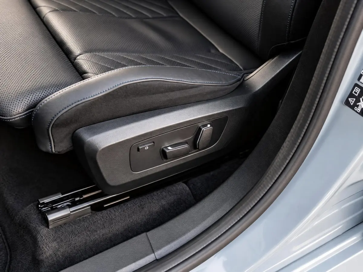 20 xDrive M-Sport | Driving Assistant Pro | Pano | Trekhaak | BTW