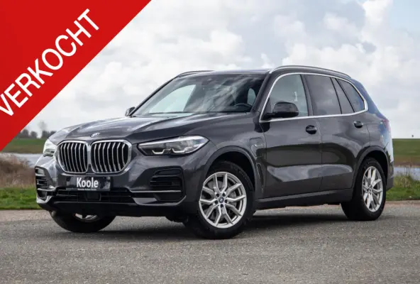 xDrive45e High Executive CARPLAY / CAMERA / DEALER ONDERHOUDEN / BRUIN LEER / STOELVERWARMING / TREKHAAK