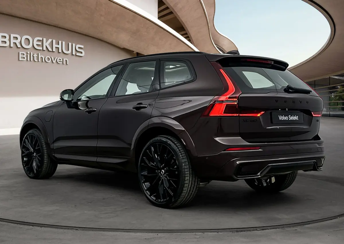 Facelift T8 Ultra Executive Edition Dark | Executive Pack | Bowers & Wilkins | Luchtvering | Nappa Leder + Stoel verwaring / Ventilatie / Massage | Gelamineerde zijruiten |