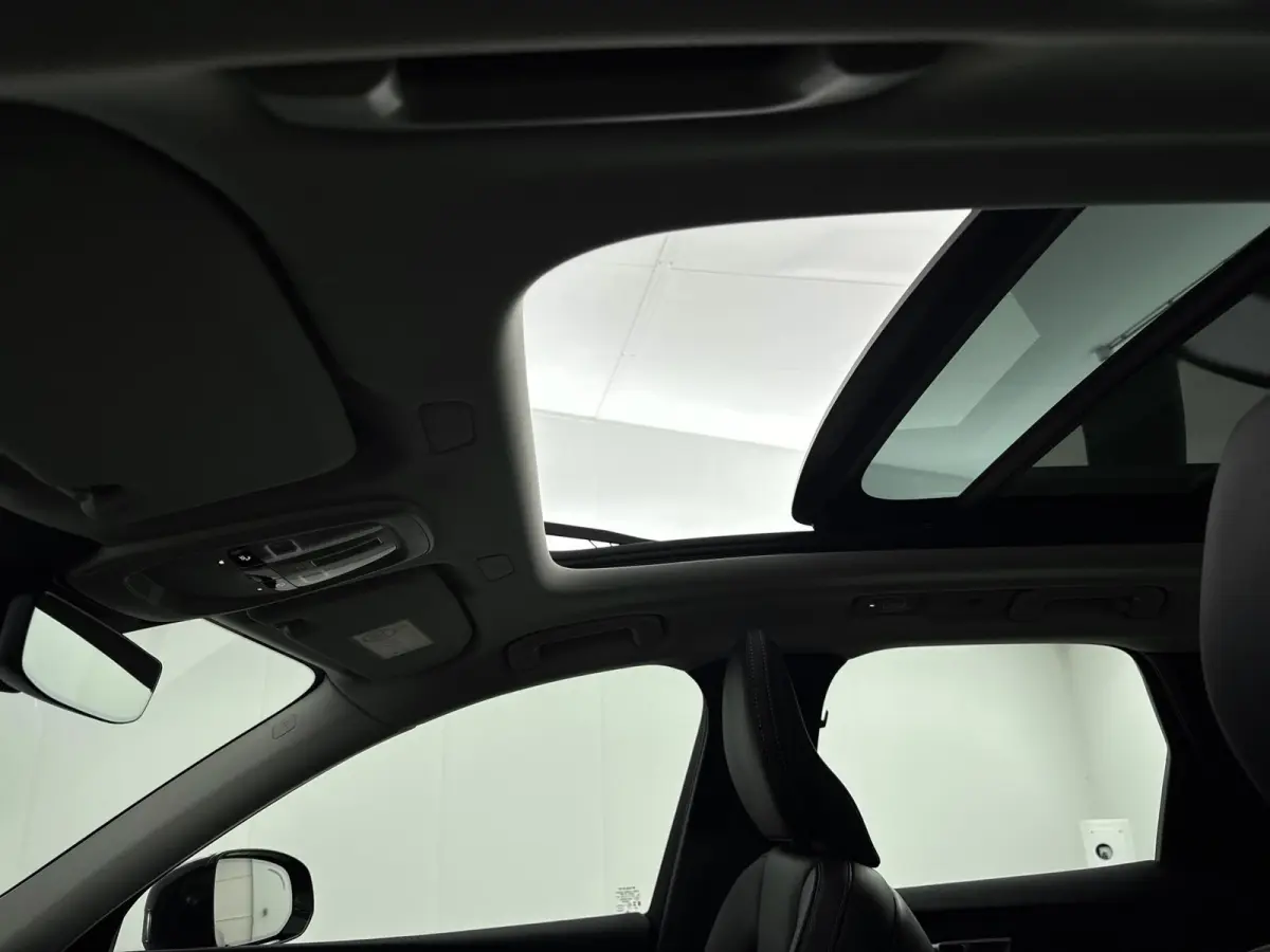 Facelift T8 Ultra Executive Edition Dark | Executive Pack | Bowers & Wilkins | Luchtvering | Nappa Leder + Stoel verwaring / Ventilatie / Massage | Gelamineerde zijruiten |