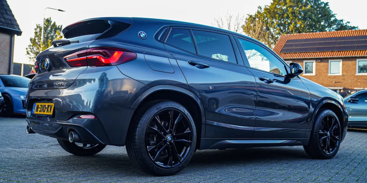 XDrive20i High Executive | Stoelverwarming | Panorama | Head Up Display | M Sport onderstel | M Sport pakket