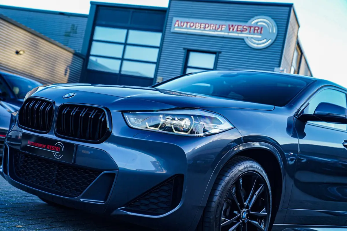XDrive20i High Executive | Stoelverwarming | Panorama | Head Up Display | M Sport onderstel | M Sport pakket