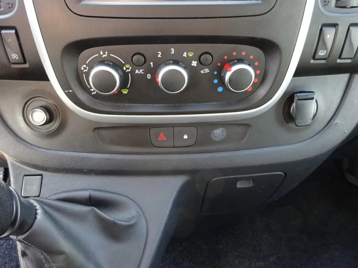 2.0 dCi 120 T29 L1H1 2 x SCHUIFDEUR AIRCO NAVIGATIE CRUISE CONTROL