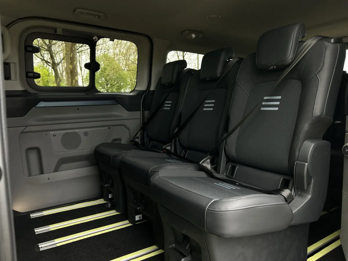 340 L2H1 Active 65 kWh 218PK | Elektr. schuifdeuren | verw. stoelen | B&O | ACC | Excl. BTW € 49665