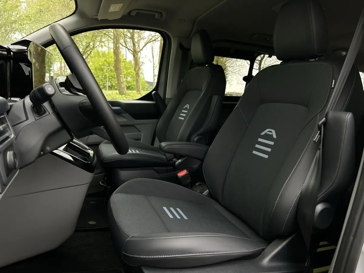 340 L2H1 Active 65 kWh 218PK | Elektr. schuifdeuren | verw. stoelen | B&O | ACC | Excl. BTW € 49665