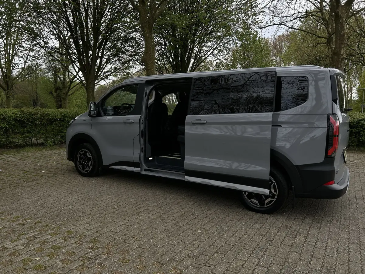 340 L2H1 Active 65 kWh 218PK | Elektr. schuifdeuren | verw. stoelen | B&O | ACC | Excl. BTW € 49665