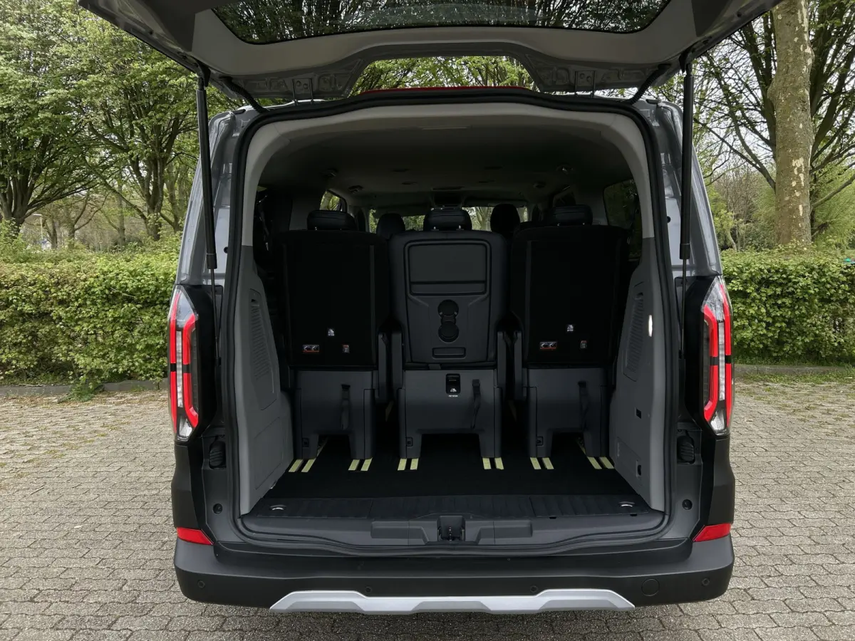 340 L2H1 Active 65 kWh 218PK | Elektr. schuifdeuren | verw. stoelen | B&O | ACC | Excl. BTW € 49665
