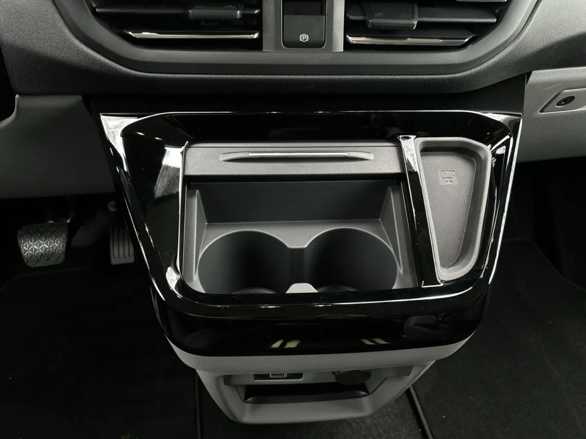 340 L2H1 Active 65 kWh 218PK | Elektr. schuifdeuren | verw. stoelen | B&O | ACC | Excl. BTW € 49665