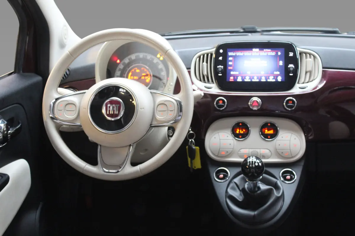 1.0 Hybrid Dolcevita CABRIO l Lederen Bekleding l Cruise Control l Airco l Apple Carplay/ Android Auto l 15 Inch