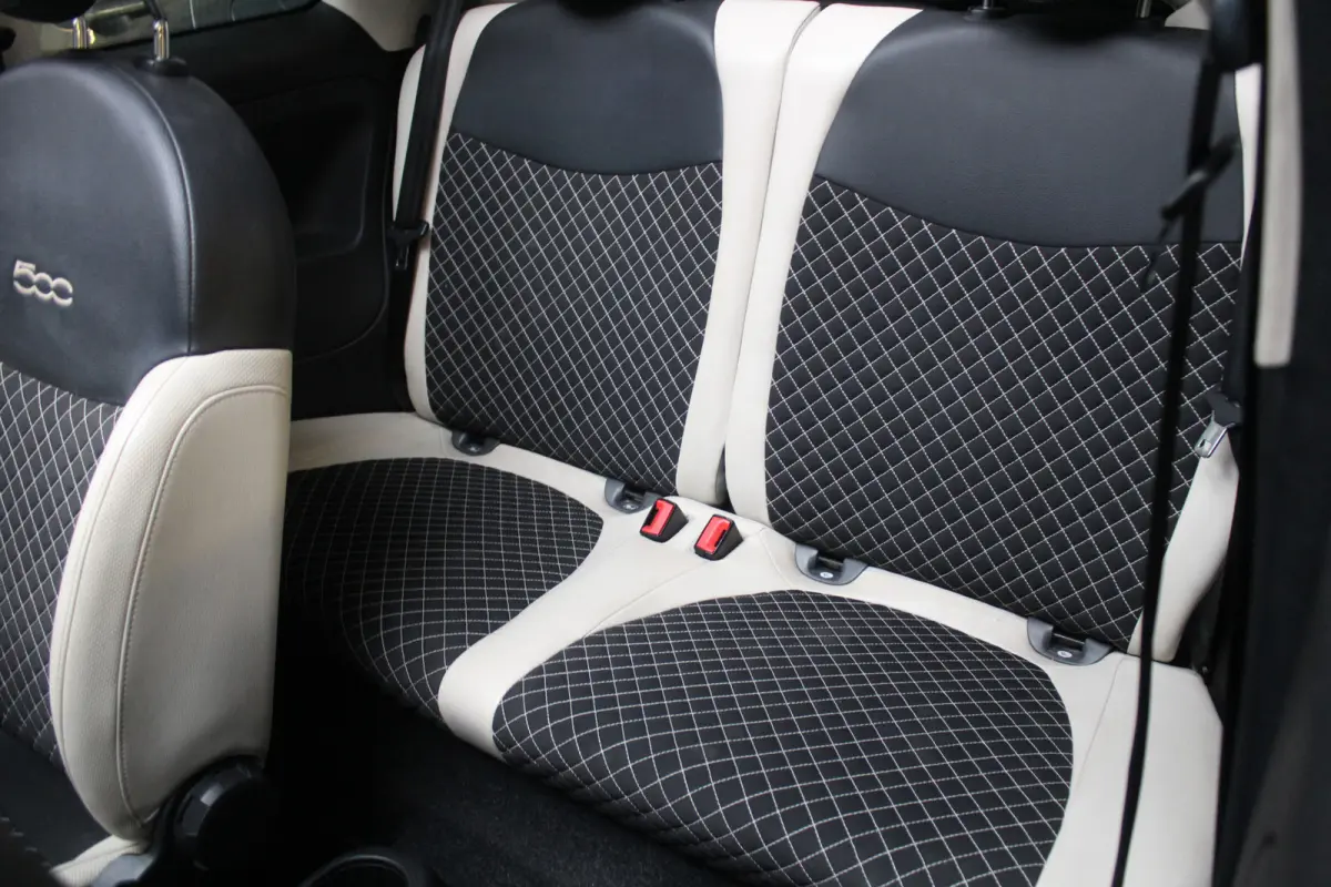 1.0 Hybrid Dolcevita CABRIO l Lederen Bekleding l Cruise Control l Airco l Apple Carplay/ Android Auto l 15 Inch