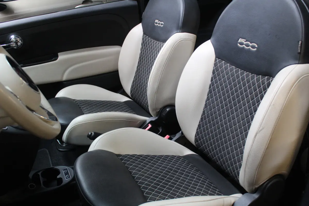 1.0 Hybrid Dolcevita CABRIO l Lederen Bekleding l Cruise Control l Airco l Apple Carplay/ Android Auto l 15 Inch