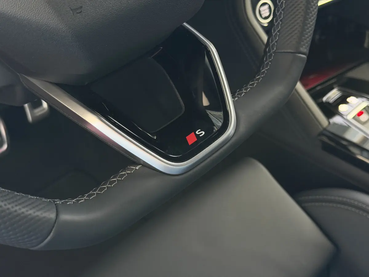 55 TFSI e quattro S edition 2 367 PK | S Line | Black Optic | Tech Plus | Panoramadak | Matrix LED | 21 inch Audi Sport | MMI Passagiersdisplay | 360° Camera | Memory NW PRIJS € 92.647.-