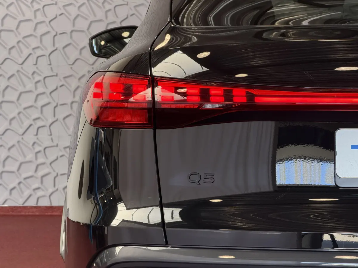 55 TFSI e quattro S edition 2 367 PK | S Line | Black Optic | Tech Plus | Panoramadak | Matrix LED | 21 inch Audi Sport | MMI Passagiersdisplay | 360° Camera | Memory NW PRIJS € 92.647.-
