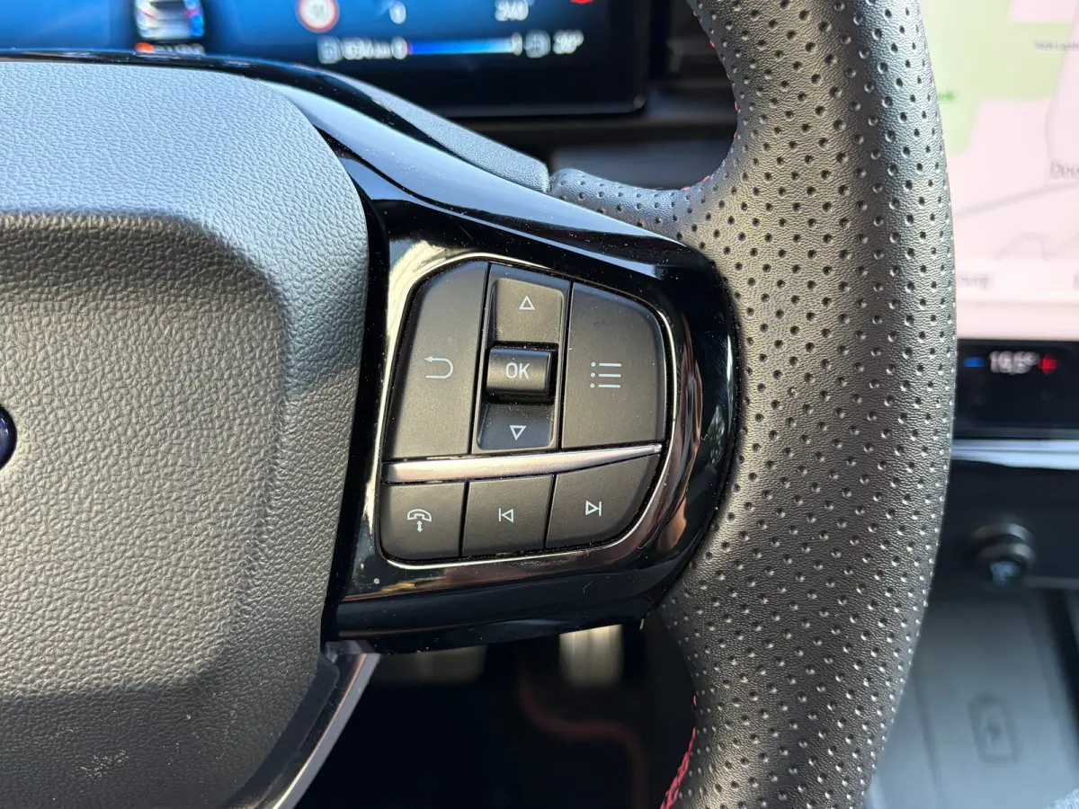 1.0 125PK ST-Line X AUTOMAAT | TREKHAAK AFNB.| B&O SOUND| MATRIX LED| HALF LEER/HALF ALCANTARA| STUUR, STOEL EN VOORRUITVERWARMING| ELEK. KOFFERKLEP| KEYLESS ENTRY & START| CAMERA + PARKEERS