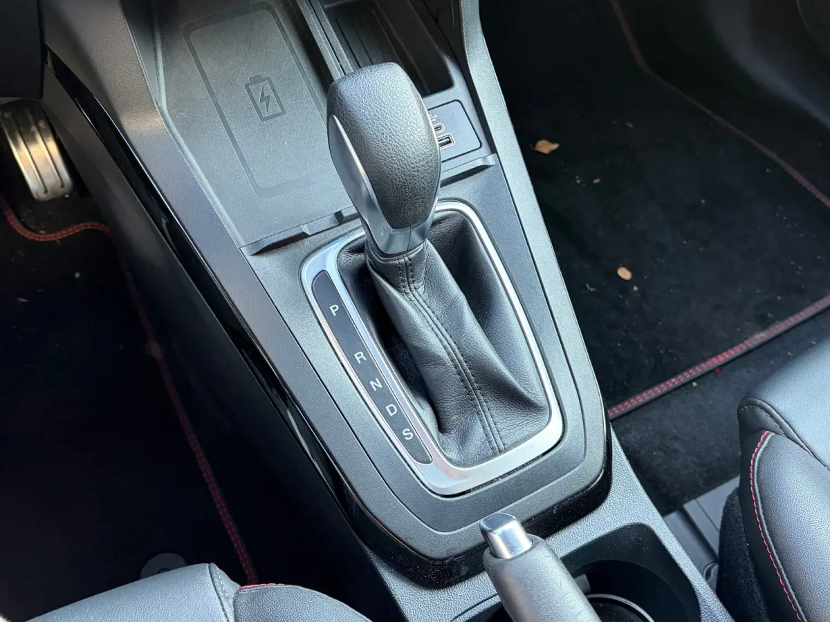 1.0 125PK ST-Line X AUTOMAAT | TREKHAAK AFNB.| B&O SOUND| MATRIX LED| HALF LEER/HALF ALCANTARA| STUUR, STOEL EN VOORRUITVERWARMING| ELEK. KOFFERKLEP| KEYLESS ENTRY & START| CAMERA + PARKEERS