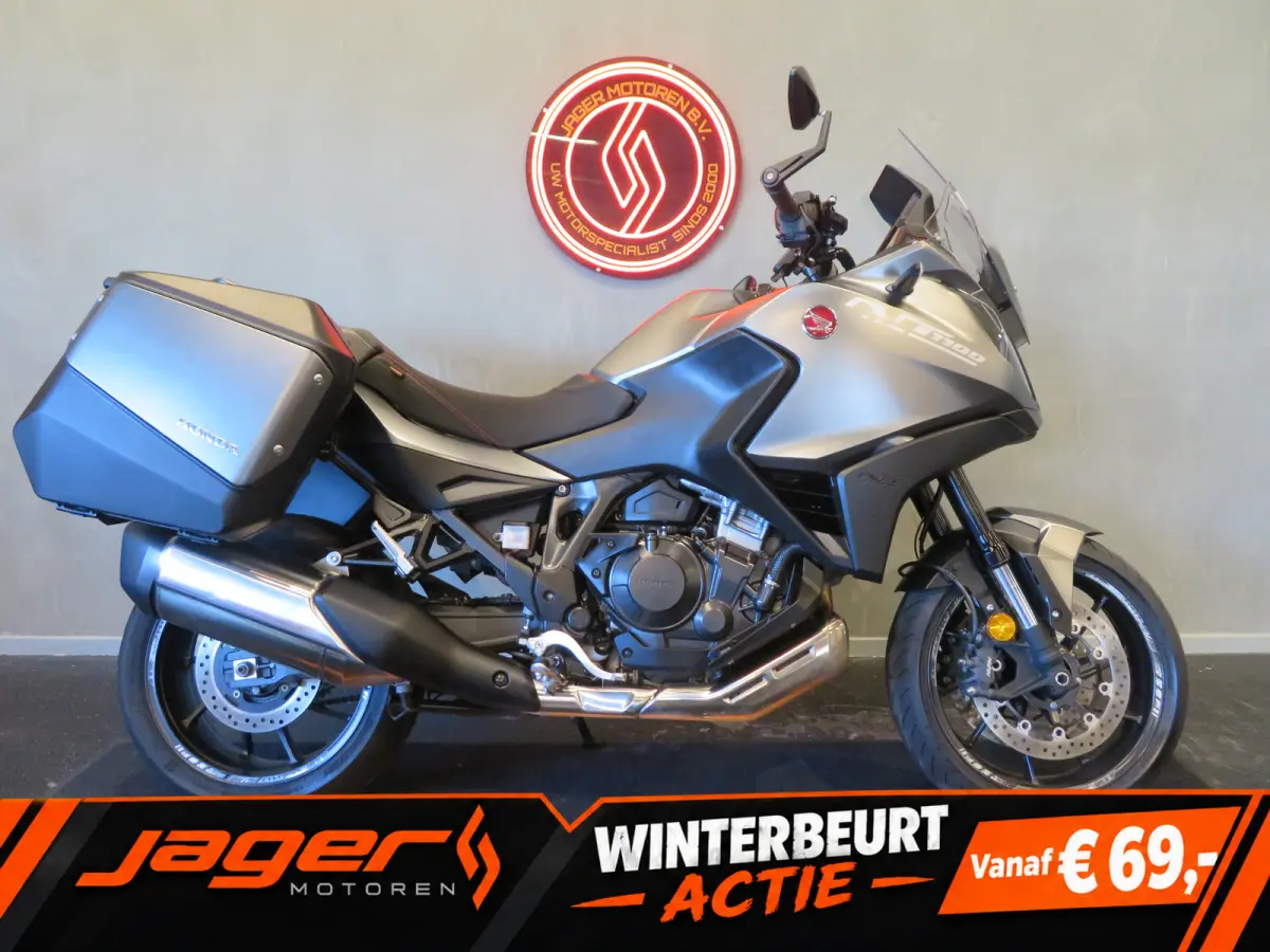 Honda NT 1100 2022 Benzine Onbekend leasen