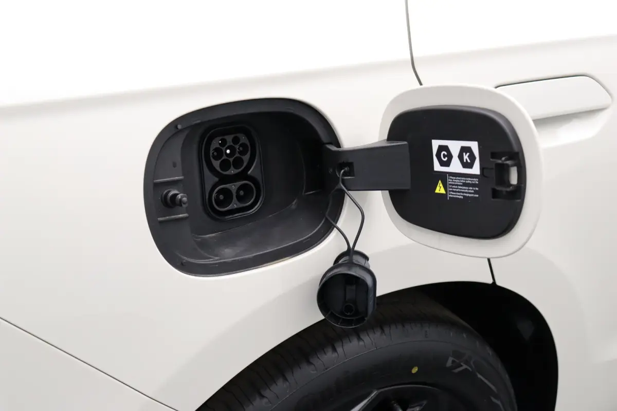 comfort | 19 kWh | Stoelverwarming | Stoelventilatie | Panoramadak | Tot 1350km Actieradius