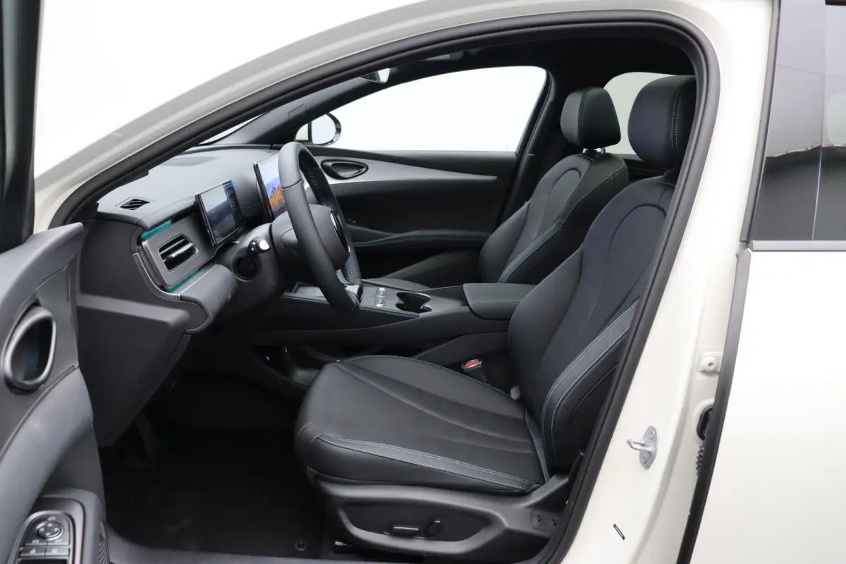 comfort | 19 kWh | Stoelverwarming | Stoelventilatie | Panoramadak | Tot 1350km Actieradius