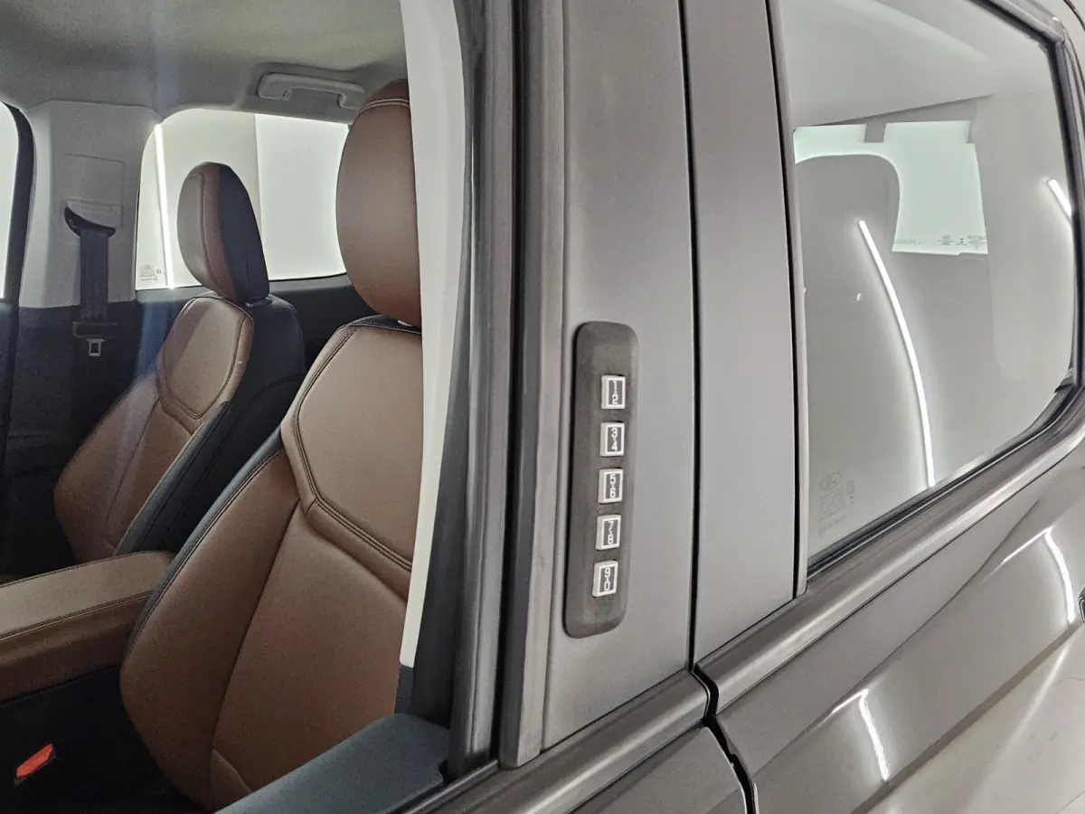 Maverick 2.0L ECOBOOST LARIAT AWD FX4