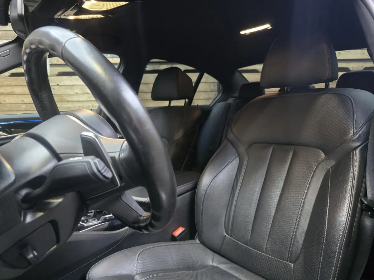 530e Business Edition M-Sport Plus HUD Navi LED Memory stoelv en koeling LM