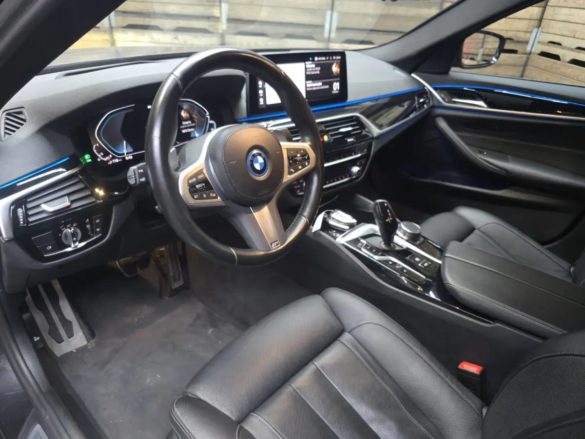 530e Business Edition M-Sport Plus HUD Navi LED Memory stoelv en koeling LM