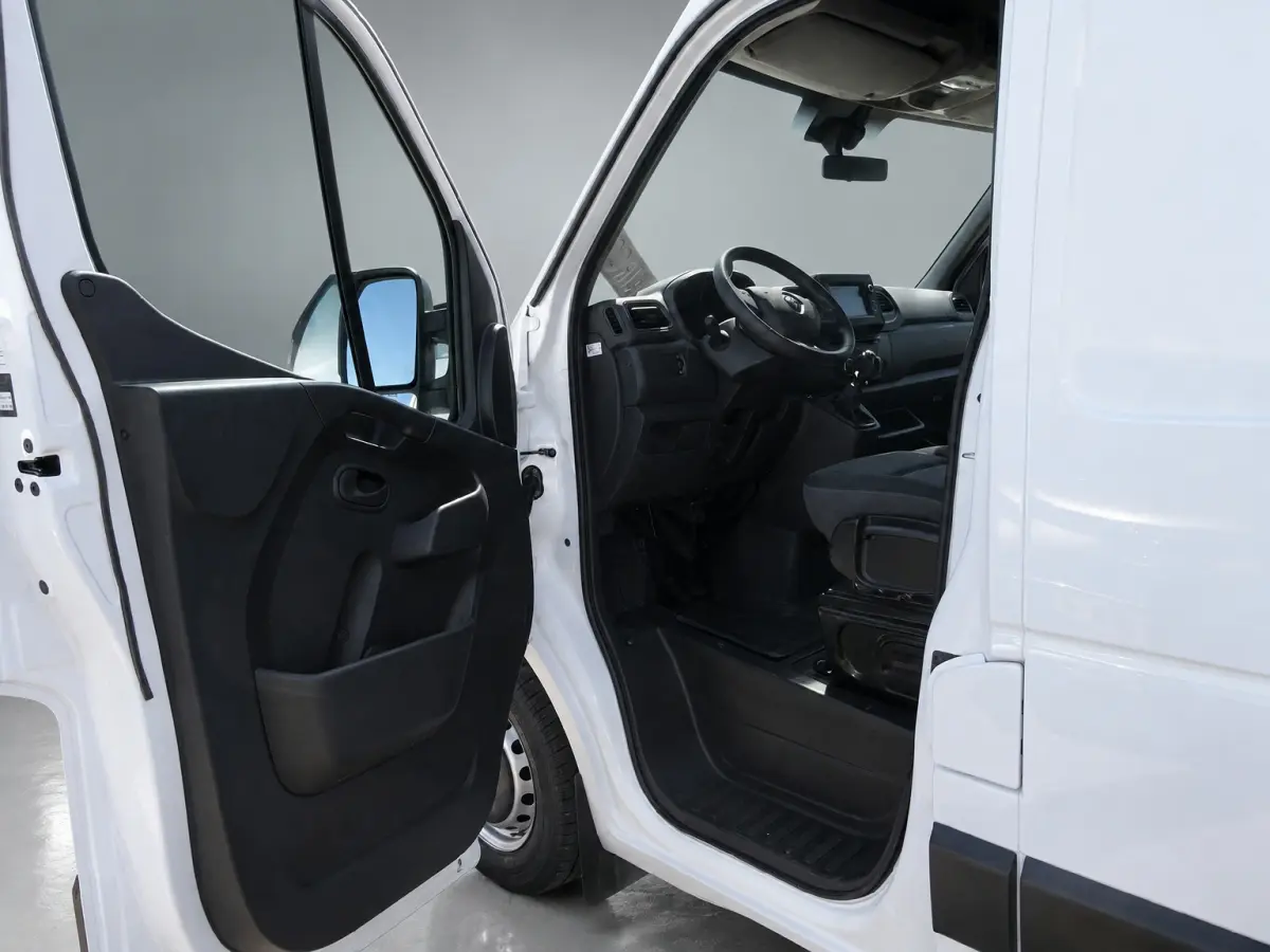 T35 2.3 dCi 135 PK L2H2 GROOT NAVI AIRCO TREKHAAK ZEER MOOI