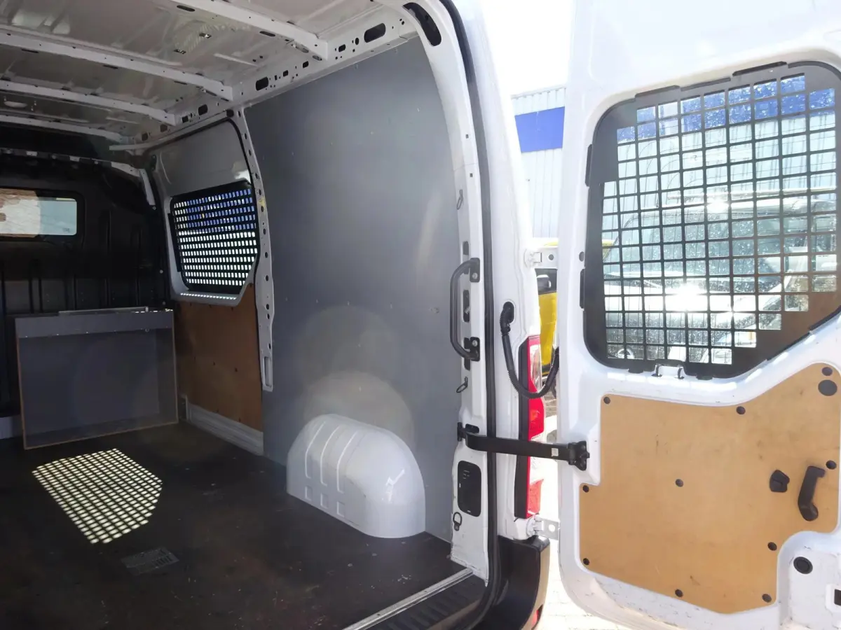 T35 2.3 dCi 135 PK L2H2 GROOT NAVI AIRCO TREKHAAK ZEER MOOI